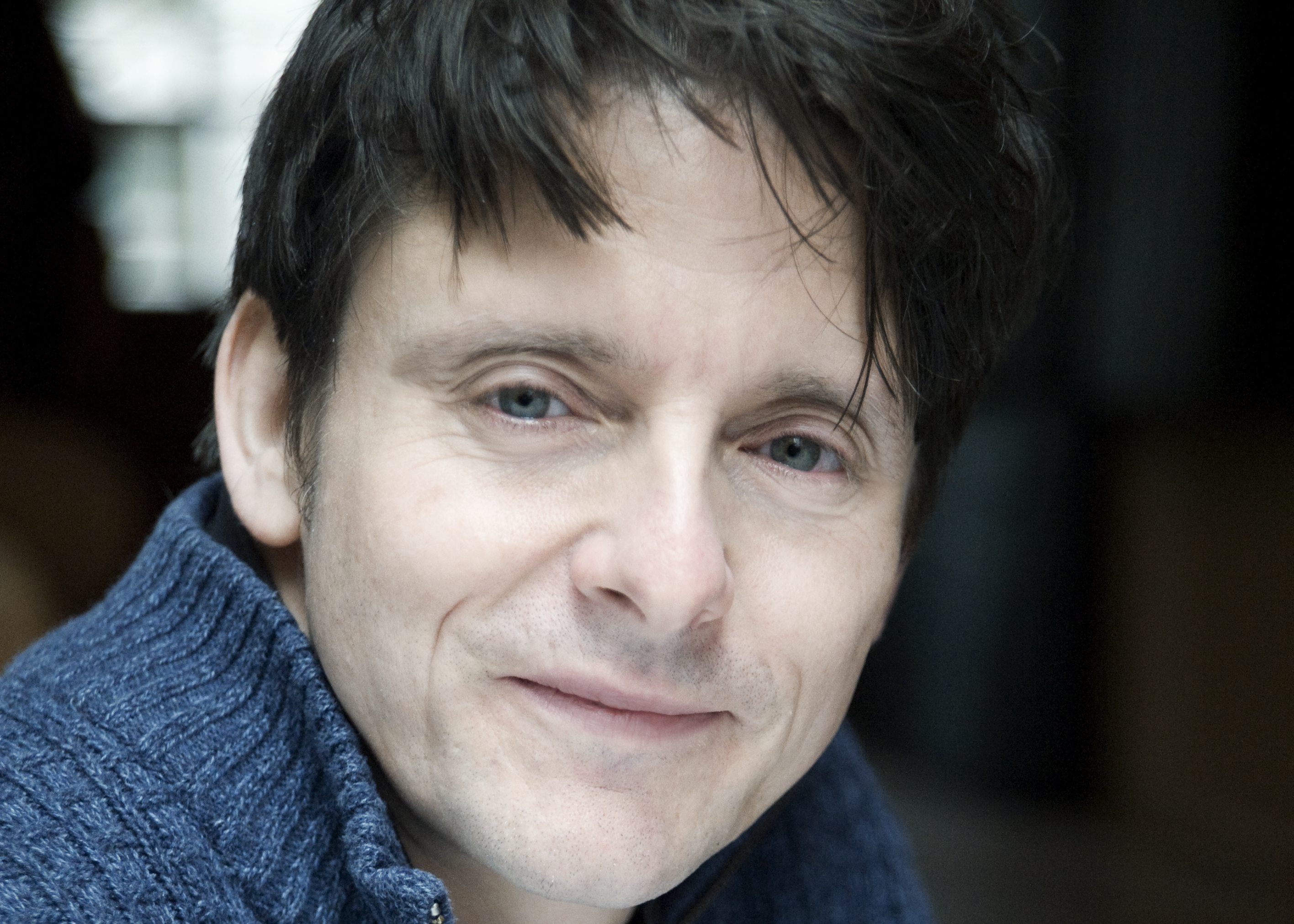 photo du compositeur en couleur